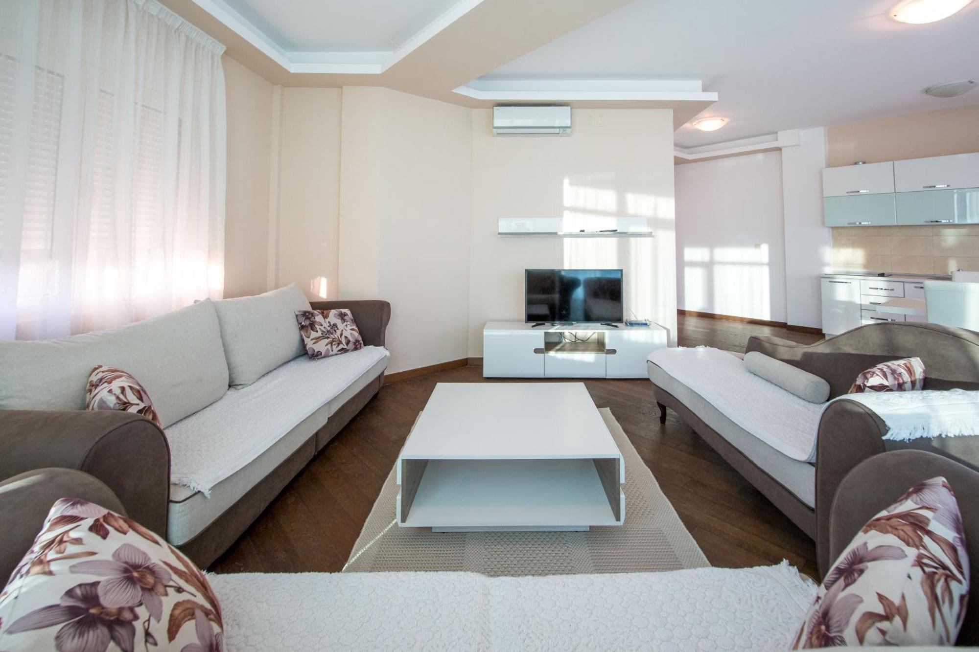 Becici -Lux Apartman Luaran gambar
